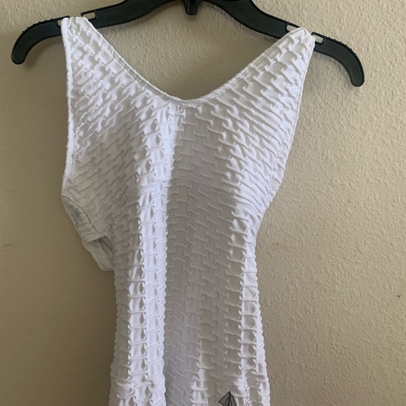 BrunaBody White Honeycomb “tik tok leggings” scrunch butt activewear bodysuit - Picture 6 of 10